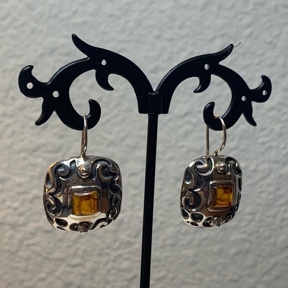 Silpada Vintage Sterling & Amber Scroll Engraved Locking Wire Earrings - Picture 10 of 14